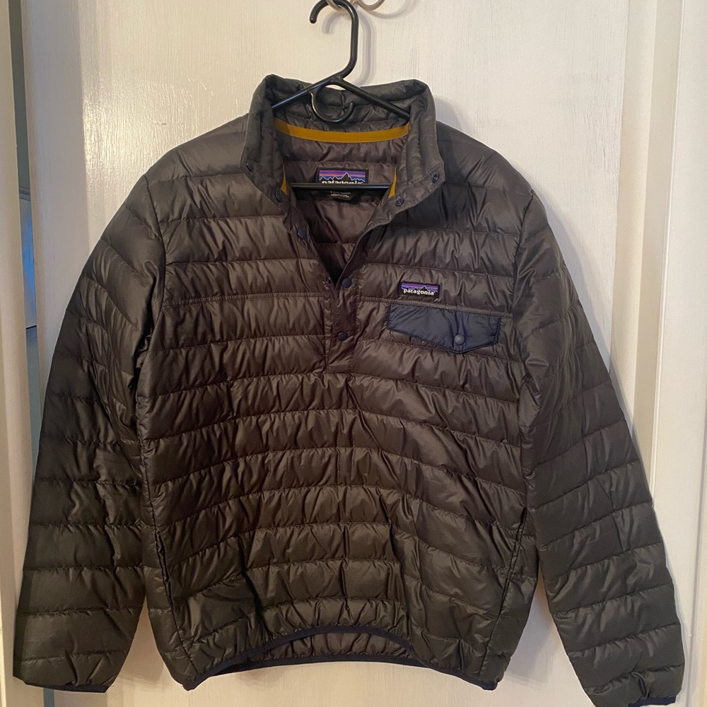 Gray Patagonia Pullover Puffer